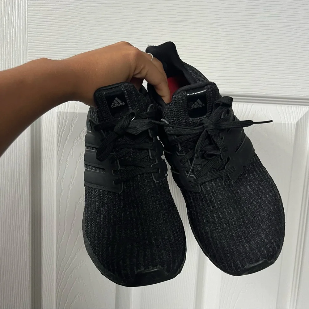 Adidas Ultraboost size 8.5 - Picture 4 of 6